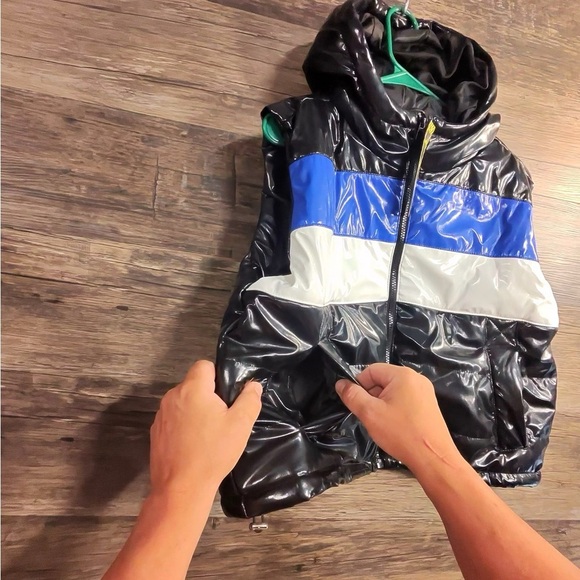 Taxi Stylish Women's Colorblock Vest - Black, Blue, and White - Picture 3 of 10